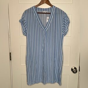 NWT GAP Light Blue and White Striped Dress w/ Pockets